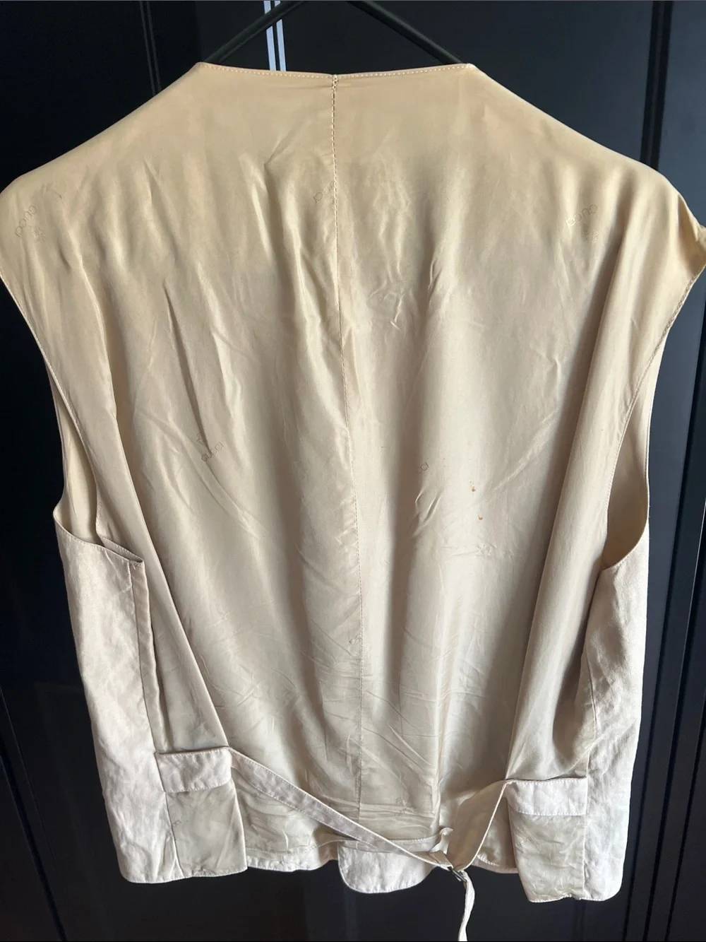 Gucci design welt sleeveless